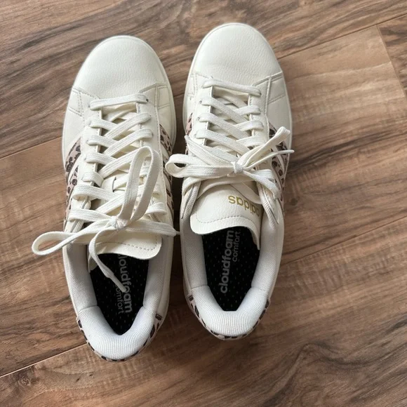 New adidas Womens White Sneakers with Leopard cheetah Accent superstars size 8.5 - Picture 4 of 6